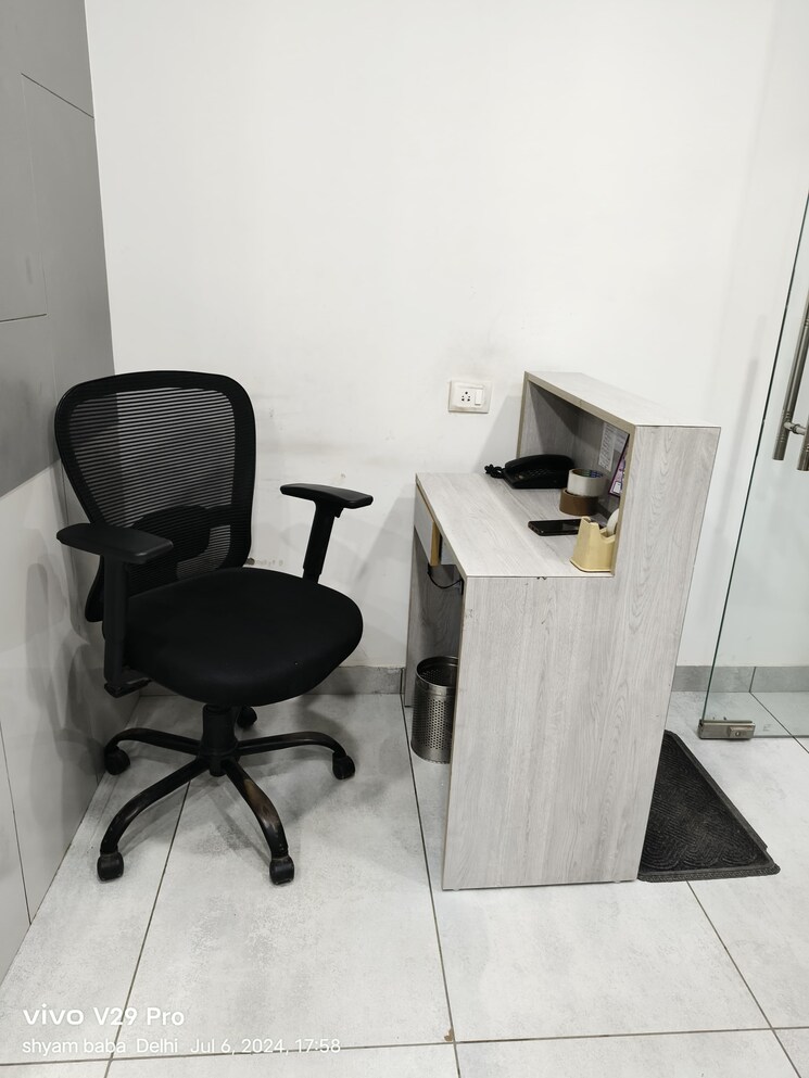 Team Area, netaji subhash place Commercial Office Space 500 Sq.Ft. In Netaji Subhash Place Delhi 7965436
