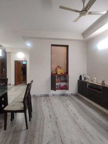 Bedroom in 3 BHK Builder Floor at Sector 51 – for Rent