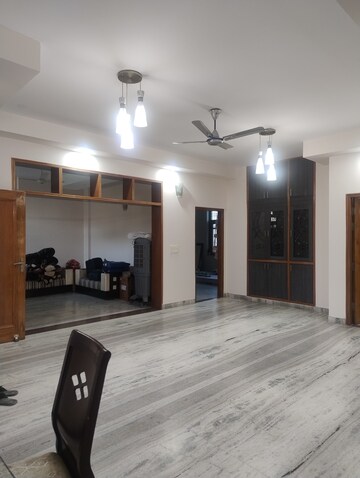 Parking in 3 BHK Builder Floor at Sector 51 – for Rent