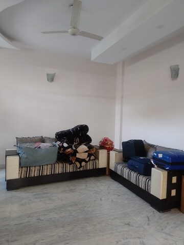 Parking in 3 BHK Builder Floor at Sector 51 – for Rent
