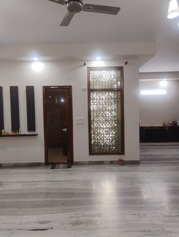 Living Room in 3 BHK Builder Floor at Sector 51 – for Rent