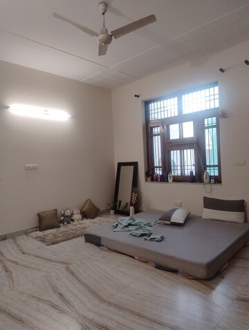 Living Room in 3 BHK Builder Floor at Sector 51 – for Rent