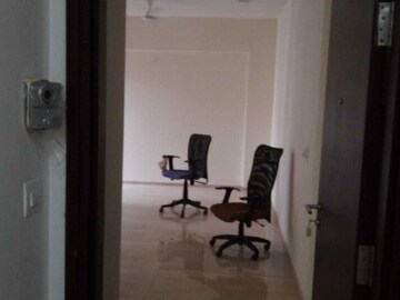 Master Bedroom in 2 BHK Apartment at Mahindra Vivante, Andheri East – for Rent