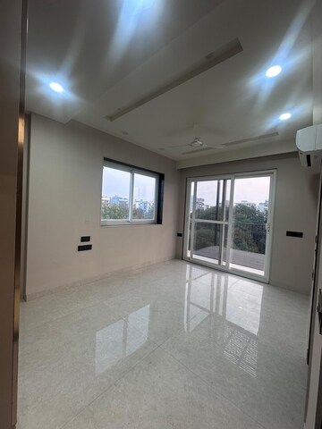 Room in 3 BHK Builder Floor at Sector 57 – for Rent