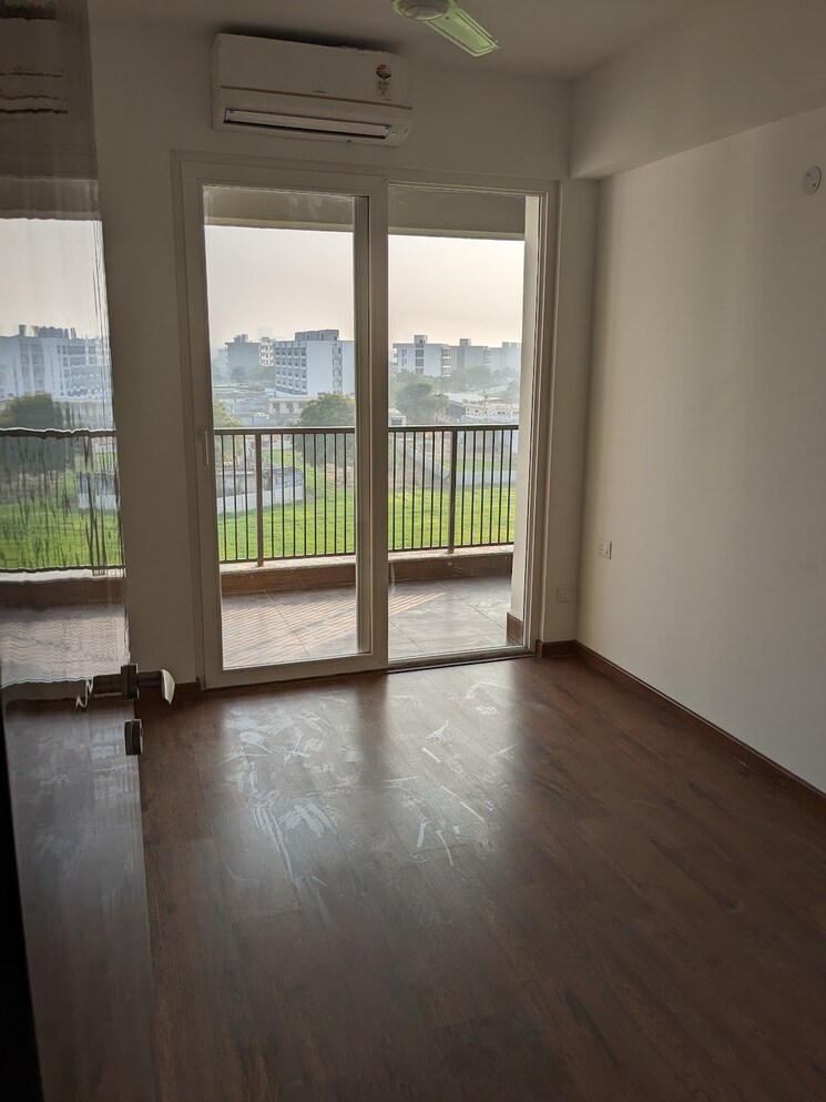 Room, dlf-the-skycourt 3 Bedroom 1931 Sq.Ft. Apartment In Sector 86 Gurgaon 7965551