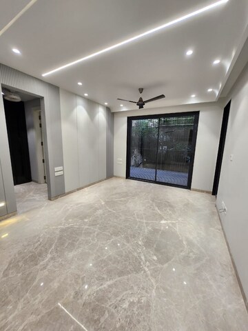 Master Bedroom in 4 BHK Builder Floor at Sector 57 – for Rent