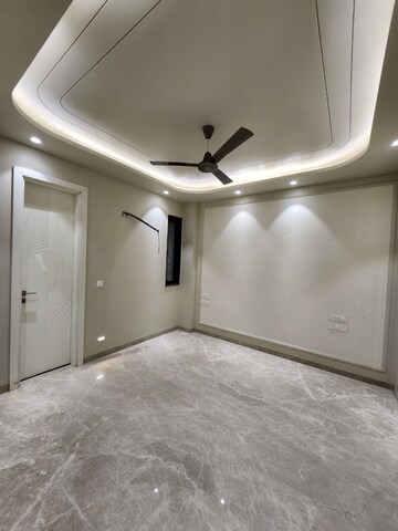 Room in 4 BHK Builder Floor at Sector 57 – for Rent