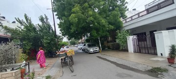 Parking in 3 BHK Villa at D Block Shastri Nagar – for Sale