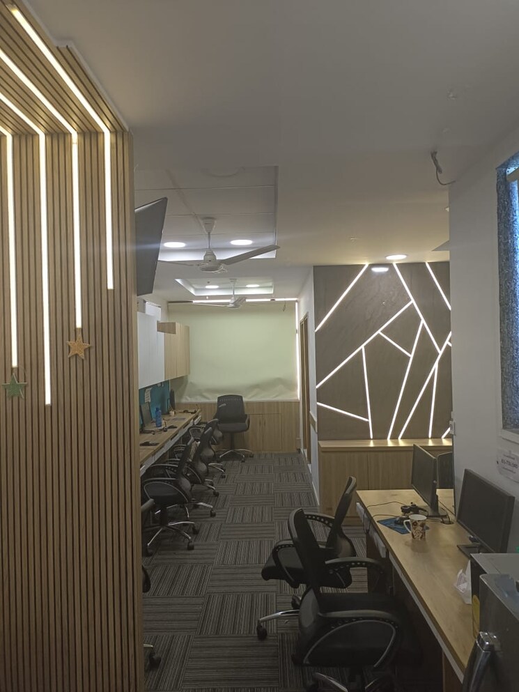 undefined, netaji subhash place Commercial Office Space 1100 Sq.Ft. In Netaji Subhash Place Delhi 7965600