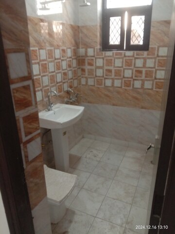 Master Bedroom in 3 BHK Builder Floor at Sector 42 – for Sale