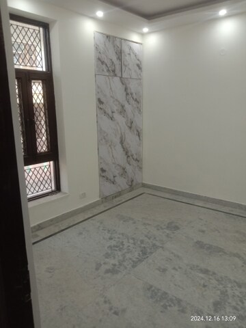 Room in 3 BHK Builder Floor at Sector 42 – for Sale