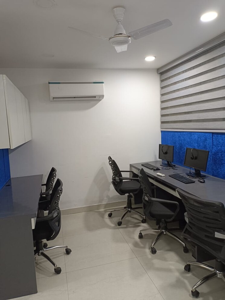 Team Area, netaji subhash place Commercial Office Space 800 Sq.Ft. In Netaji Subhash Place Delhi 7965691