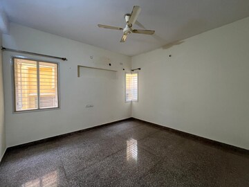 Room in 3 BHK Independent House at Royal Placid, Hsr Layout – for Rent