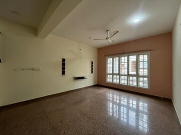 Room in 3 BHK Independent House at Royal Placid, Hsr Layout – for Rent