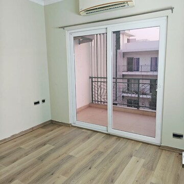 Room in 2 BHK Apartment at Central Park Cerise Suites, Sohna Sector 33 – for Rent