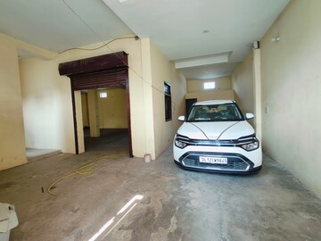 Parking in  Warehouse at Chattarpur – for Rent