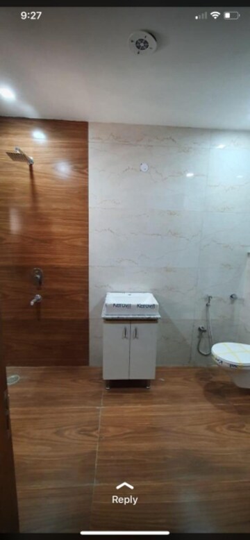 Attached Bathroom in 4 BHK Builder Floor at Green Fields Colony – for Rent