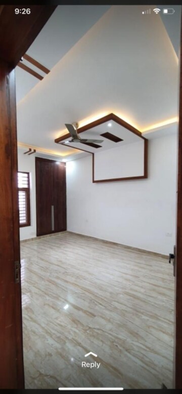 Room in 4 BHK Builder Floor at Green Fields Colony – for Rent