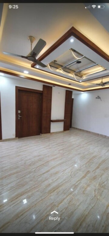 Room in 4 BHK Builder Floor at Green Fields Colony – for Rent