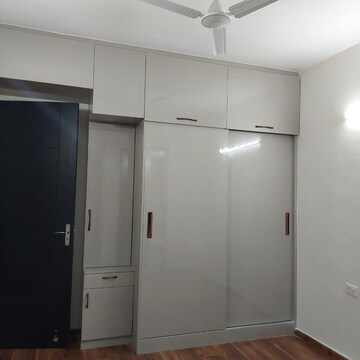 Room in 3 BHK Apartment at Signature Global Park 4 and 5, Sohna Sector 34 – for Rent
