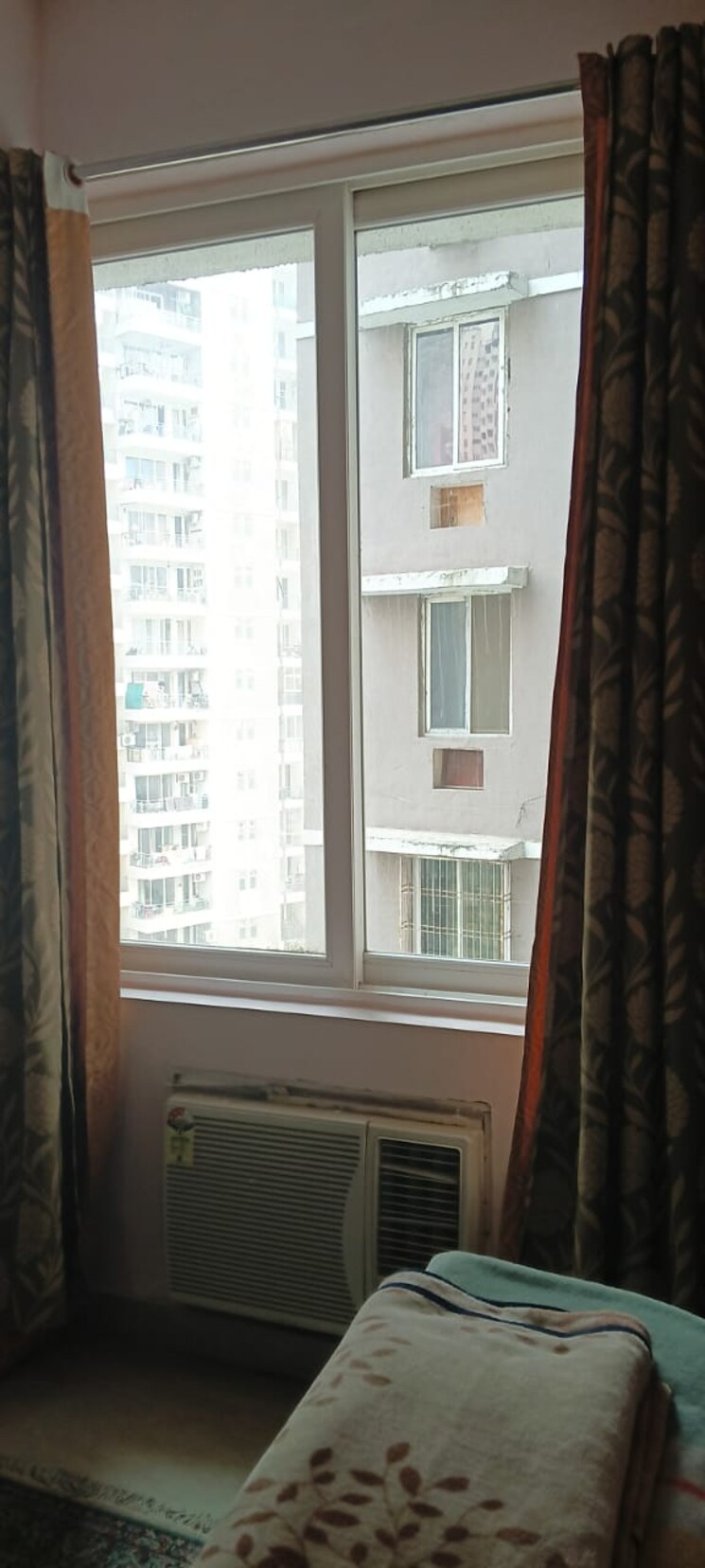 Master Bedroom, great-value-sharanam 2.5 Bedroom 1295 Sq.Ft. Apartment In Sector 107 Noida 7965890