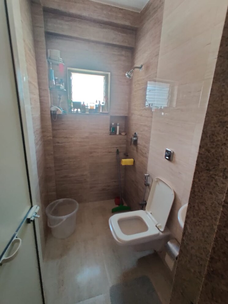 Bathroom, sea-view-apartments-bandra 1 Bedroom 500 Sq.Ft. Apartment In Bandra West Mumbai 7965923