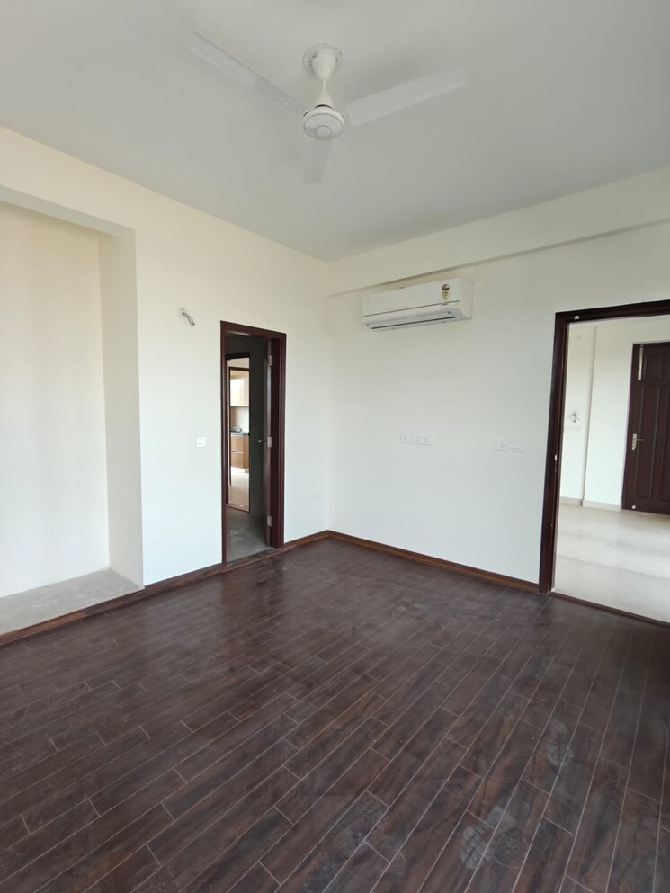 Room, bptp-floors 3 Bedroom 1150 Sq.Ft. Builder Floor In Sector 70 Gurgaon 7965954