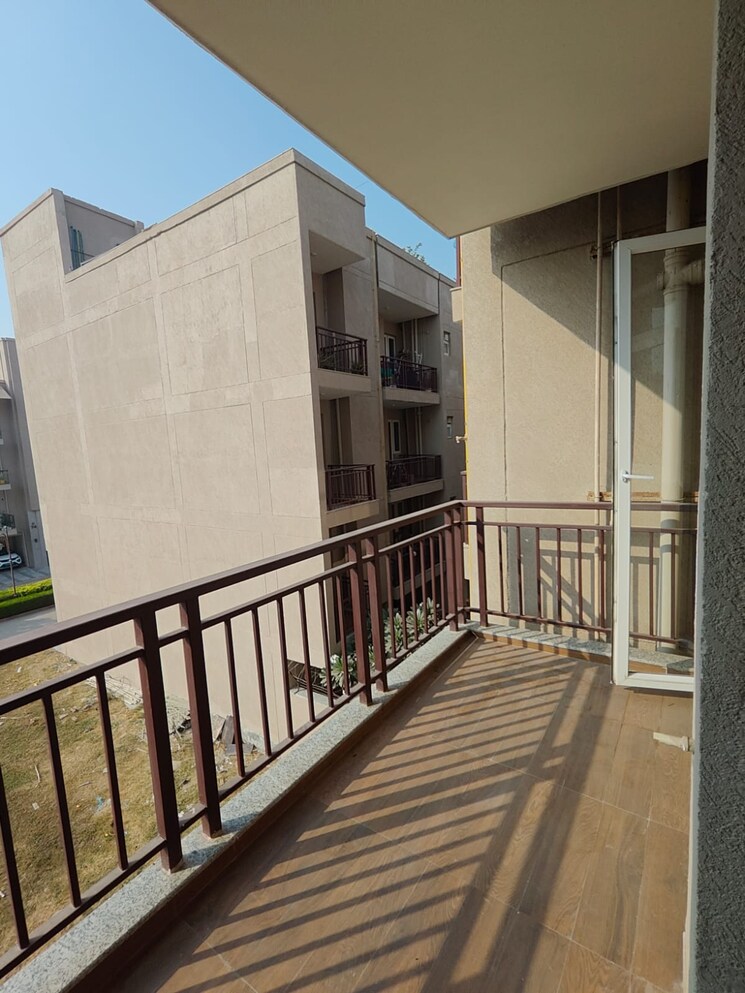 Balcony, bptp-floors 3 Bedroom 1150 Sq.Ft. Builder Floor In Sector 70 Gurgaon 7965954