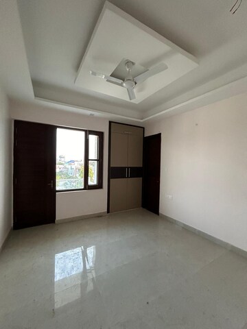 Room in 3 BHK Builder Floor at Dehradun Cantt – for Sale