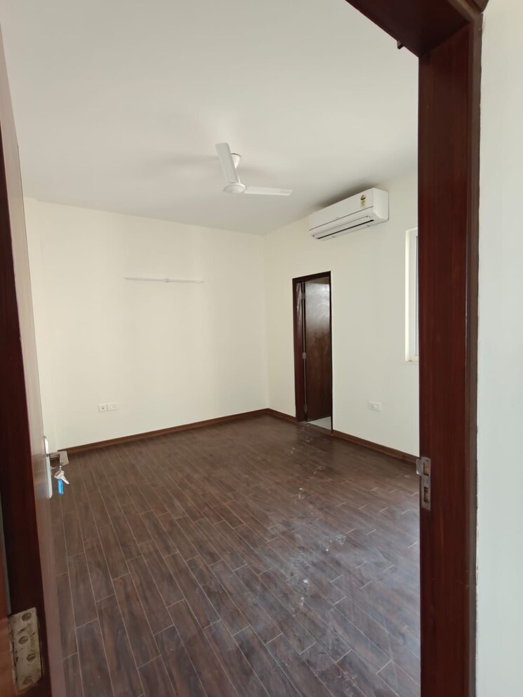 Room, bptp-floors 3 Bedroom 1150 Sq.Ft. Builder Floor In Sector 70 Gurgaon 7965978