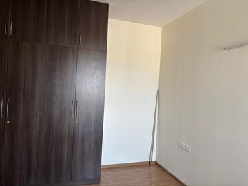 Room in 2 BHK Apartment at Prestige Misty Waters, Hebbal – for Rent