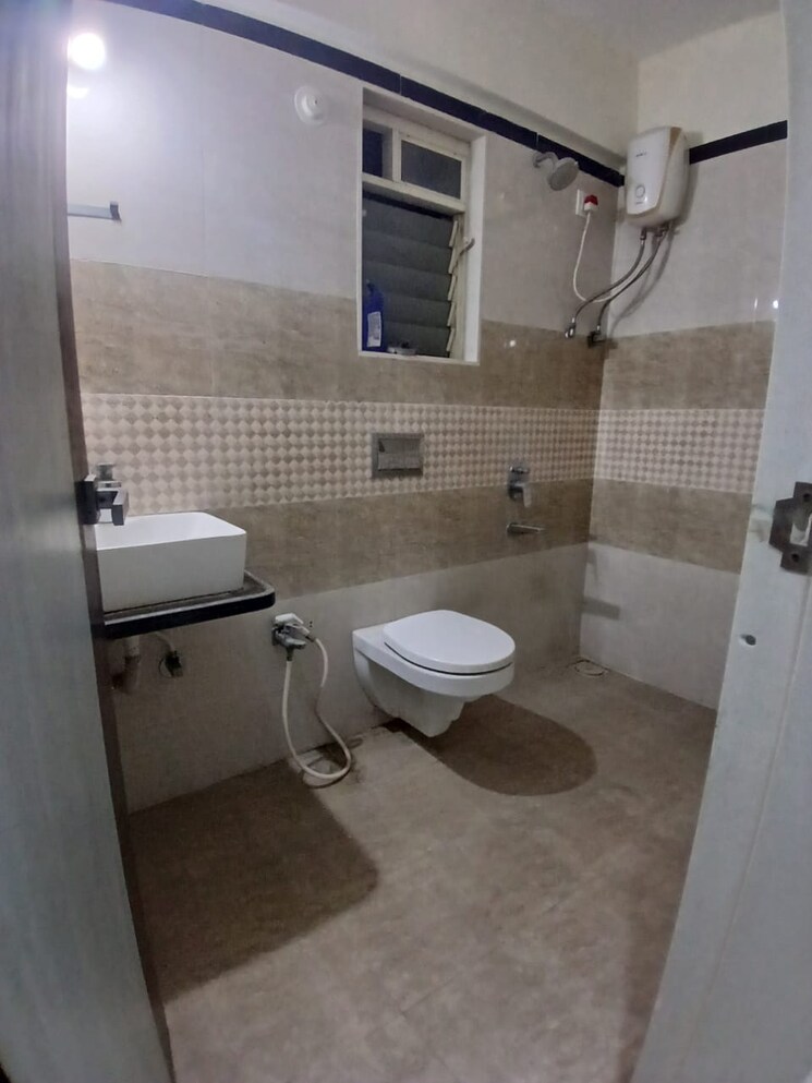 Bathroom, rosa-oasis 2 Bedroom 820 Sq.Ft. Apartment In Ghodbunder Road Thane 7966062