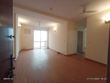 Building Lobby in 4 BHK Villa at Unitech Vista Villas, Sector 45 – for Rent