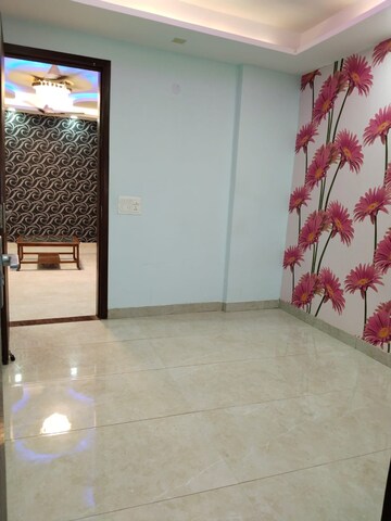 Room in 3 BHK Builder Floor at Panchsheel Vihar – for Rent