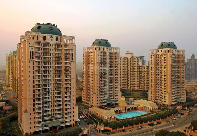 4 BHK + Servant Room Apartment For Sale in DLF Trinity Towers