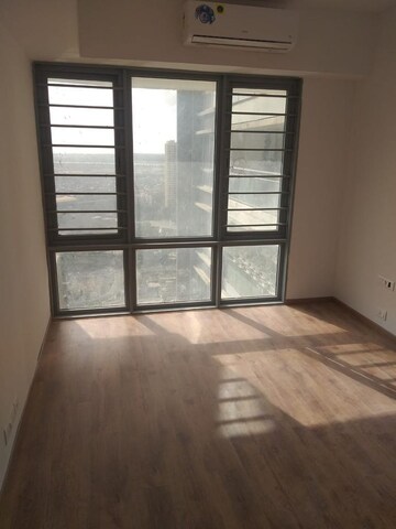 Room in 2 BHK Apartment at Imperial Heights Phase 2, Goregaon West – for Rent