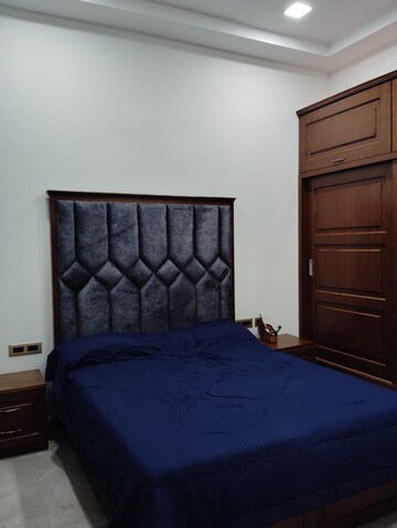 Bedroom in 3 BHK Apartment at Fortune Paradise Mumbai, Khar West – for Rent