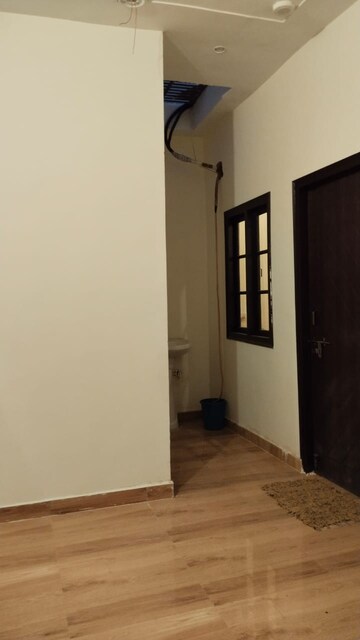 Room in 2 BHK Apartment at Sitapur Road – for Sale