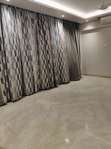 Room in 2 BHK Apartment at Raunak Viraj Bliss, Khar West – for Sale