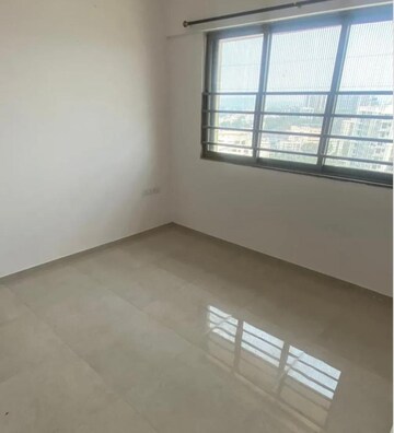 Room in 2 BHK Apartment at Sheth Vasant Oasis, Andheri East – for Rent