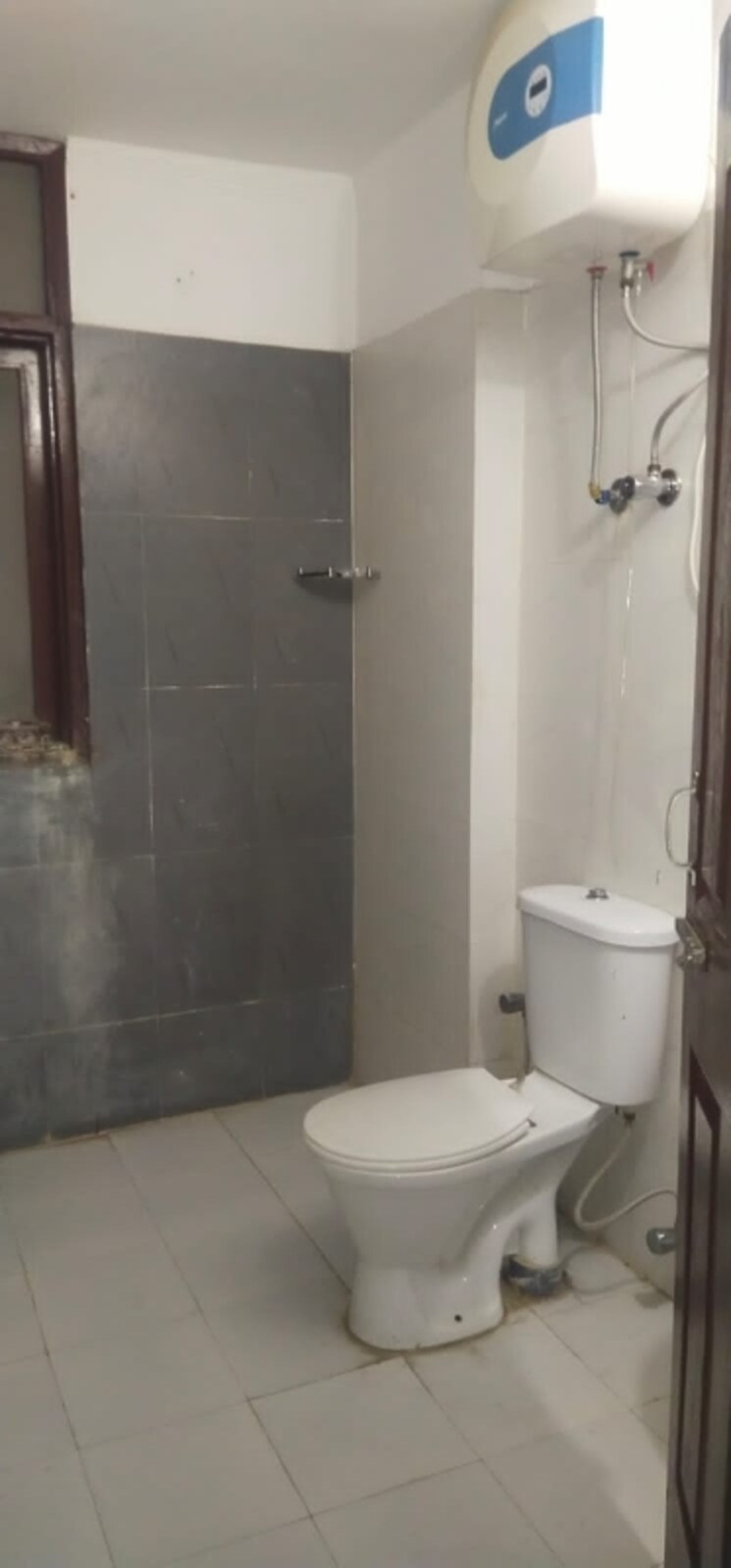 Bathroom, maya-garden-city 3 Bedroom 1852 Sq.Ft. Apartment In Lohgarh Zirakpur 7966149