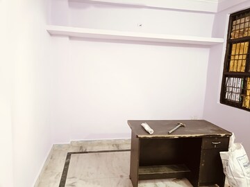 Furnished Amenities in 2 BHK Builder Floor at New Ashok Nagar – for Rent
