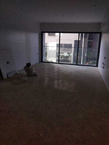 Room in 2 BHK Apartment at Rustomjee Paramount, Khar West – for Sale