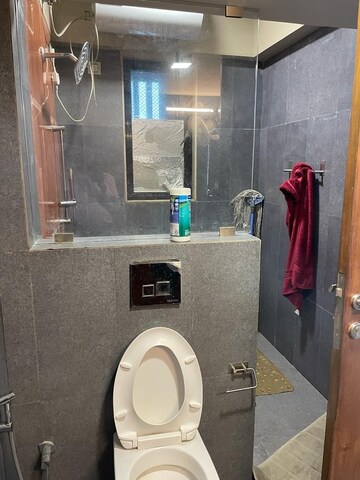 Bathroom in 2 BHK Apartment at Lakhani Signature, Pali Hill – for Sale