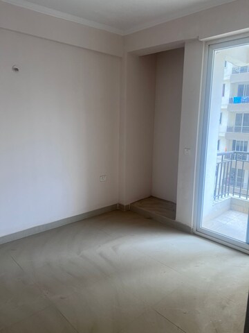Master Bedroom in 3 BHK Apartment at Amrapali Golf Homes, Sector 4, Greater Noida – for Rent