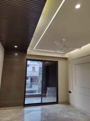 Room in 4 BHK Apartment at Ansal API Esencia, Sector 67 – for Sale