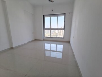 Room in 2 BHK Apartment at Sahakar Empire Towers, Goregaon East – for Rent