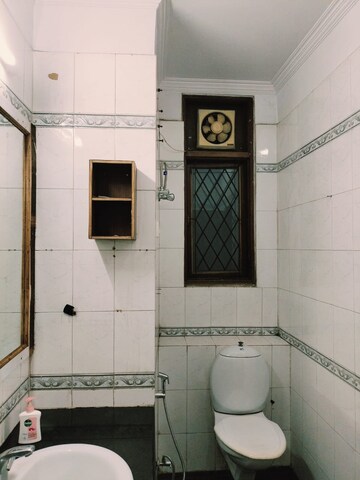 Bathroom in 2 BHK Builder Floor at Gupta Awas, Sector 43 – for Rent