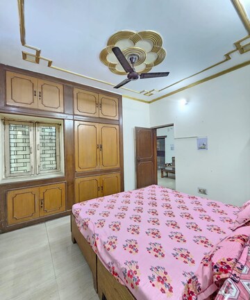 Bedroom in 3 BHK Builder Floor at Maya Homes, Indrapuram – for Rent