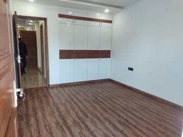 Room in 3 BHK Builder Floor at Sector 85 – for Sale